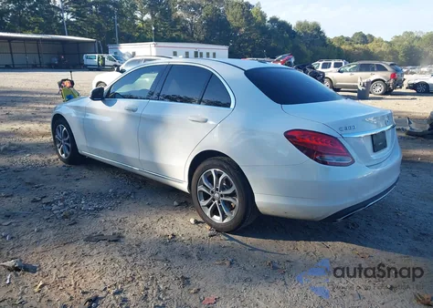 2015 Mercedes-Benz C 300 4Matic из США, поврежденный, VIN 55SWF4KB1FU015775
